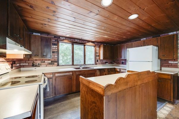 Interior, Kitchen, Recessed Lighting, Wooden Ceilings