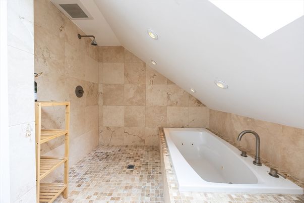 Bathroom, Interior, Recessed Lighting