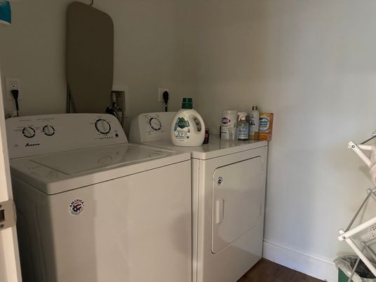 Interior, Utility Closets, Washer, Wood Texture Flooring