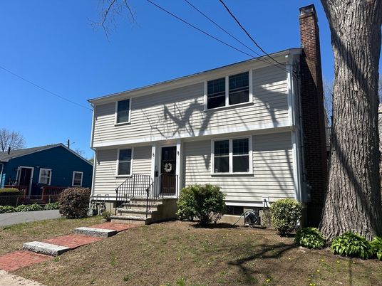 Exterior, Facade, American Foursquare