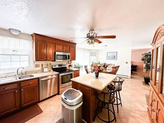 Dining room, Interior, Kitchen, Stainless Steel Appliances