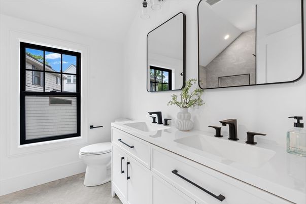 Bathroom, Dual Sink Vanities, Interior, Recessed Lighting