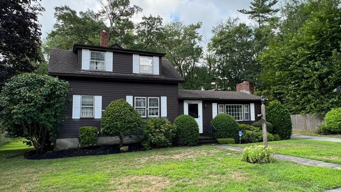 Exterior, Facade, Cape Cod