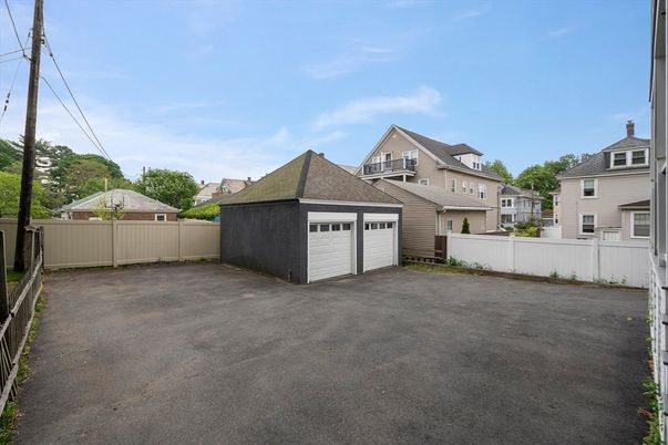Detached Garage, Exterior