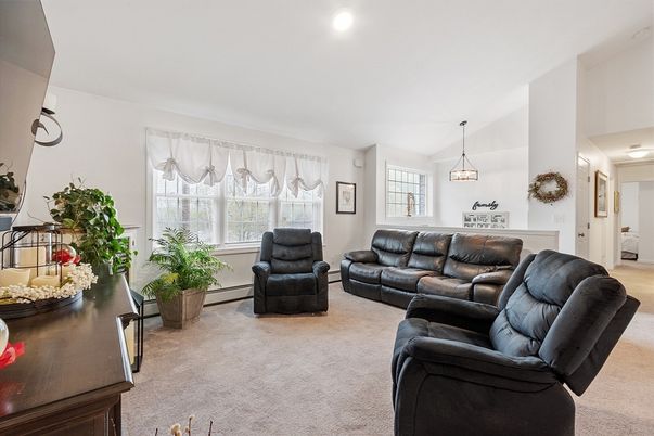 Interior, Living room, Pendant Lights, Recessed Lighting