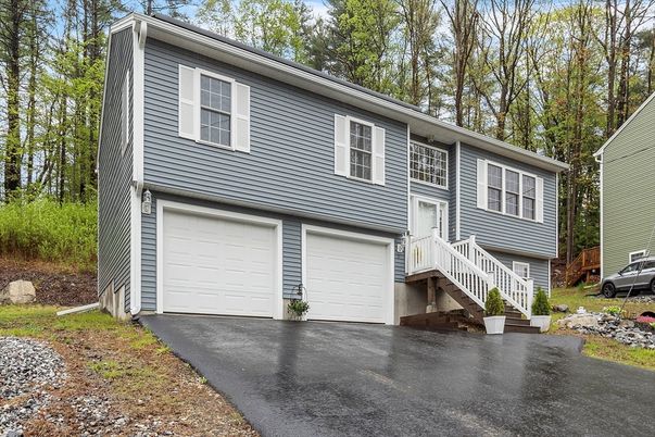 Attached, Exterior, Facade, Raised Ranch