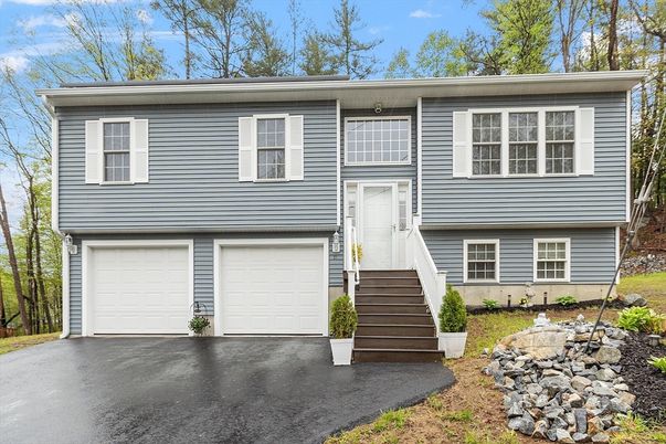 Attached, Exterior, Facade, Raised Ranch