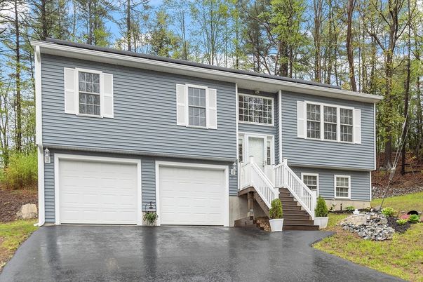 Attached, Exterior, Facade, Raised Ranch