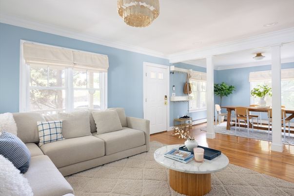Chandelier, Dining room, Interior, Living room, Recessed Lighting, Wood Texture Flooring
