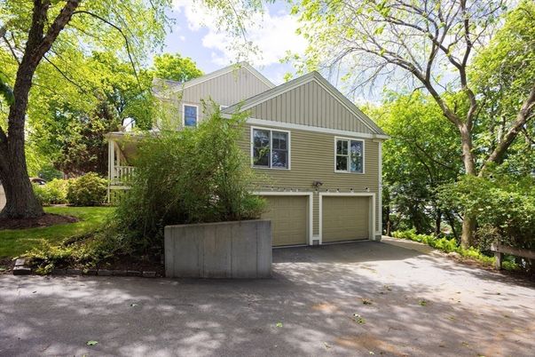 Attached, Exterior, Facade, Raised Ranch