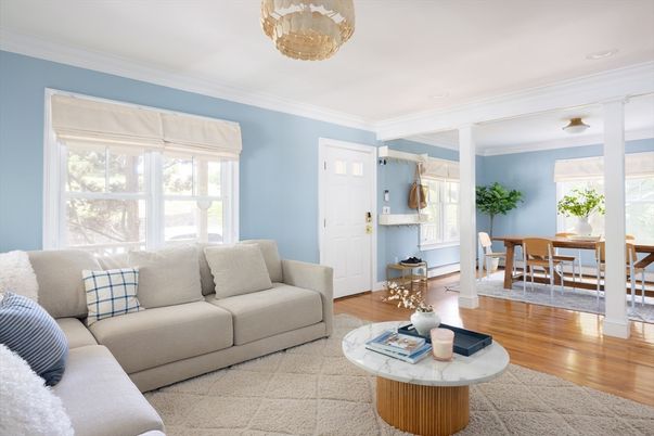 Chandelier, Dining room, Interior, Living room, Recessed Lighting, Wood Texture Flooring
