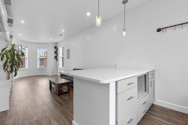 Interior, Pendant Lights, Recessed Lighting, Wood Texture Flooring