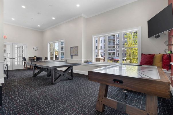 Game Room, Interior, Recessed Lighting