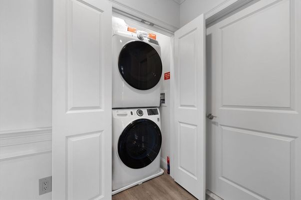 Interior, Utility Closets, Washer, Wood Texture Flooring