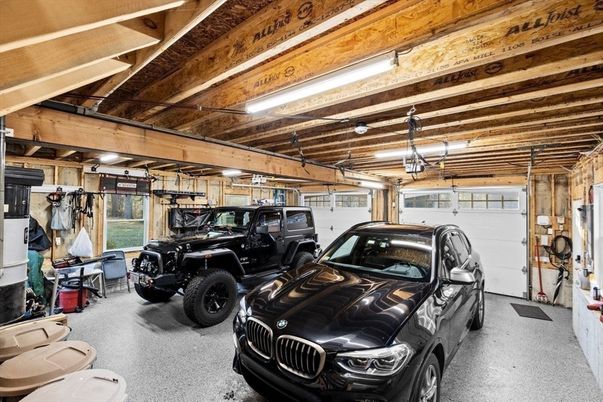 Garage, Interior, Wooden Beams