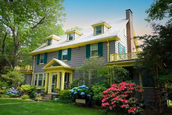 Exterior, Facade, American Foursquare