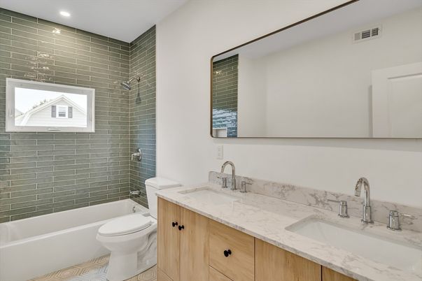 Bathroom, Dual Sink Vanities, Interior, Recessed Lighting