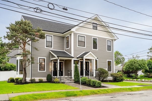 Exterior, Facade, Queen Anne Victorian