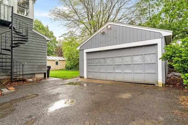 Detached Garage, Exterior