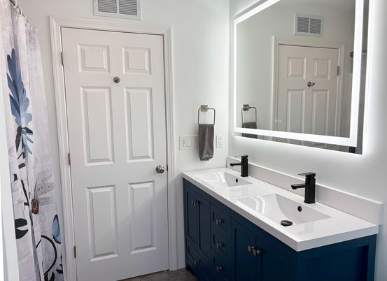 Bathroom, Dual Sink Vanities, Interior