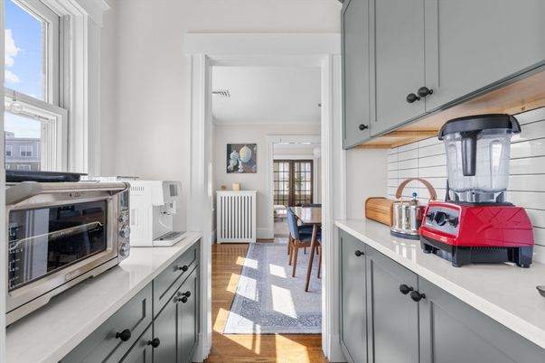 Dining room, Interior, Kitchen, Stainless Steel Appliances, Wood Texture Flooring