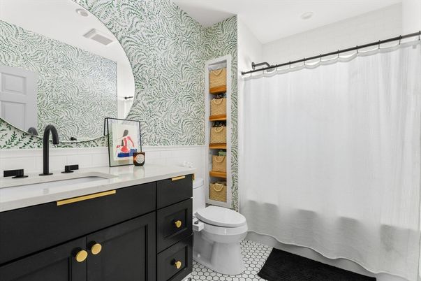 Bathroom, Interior, Recessed Lighting