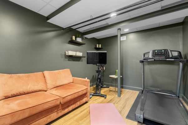Fitness Equipment, Interior, Recessed Lighting, Wood Texture Flooring