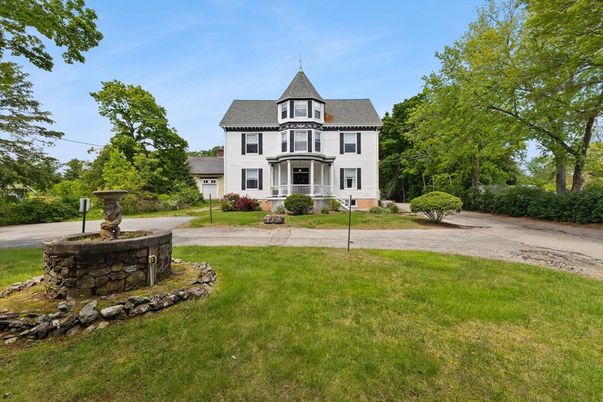 Backyard, Exterior, Facade, Queen Anne Victorian
