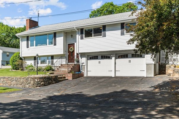 Attached, Exterior, Facade, Raised Ranch