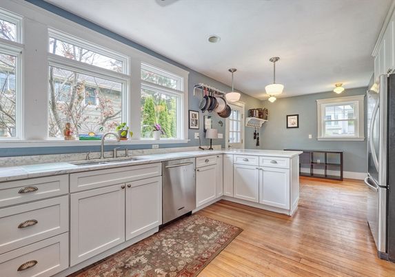Interior, Kitchen, Pendant Lights, Wood Texture Flooring