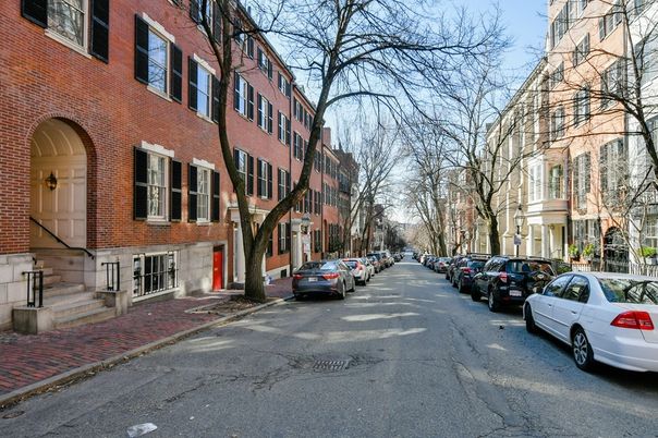 Exterior, Facade, Brick Facade, Rowhouse