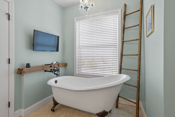 Bathroom, Free Standing Baths, Interior