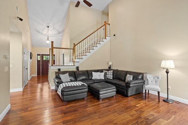 Interior, Living room, Pendant Lights, Wood Texture Flooring