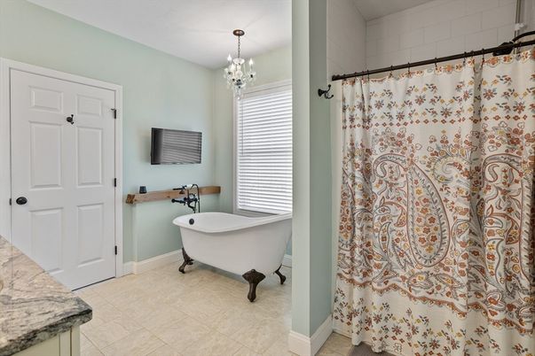 Bathroom, Chandelier, Free Standing Baths, Interior