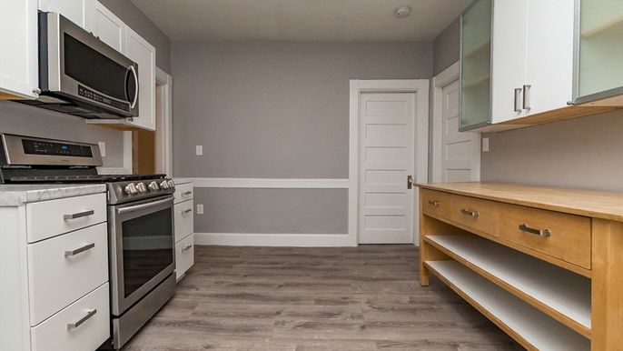 Interior, Kitchen, Stainless Steel Appliances, Wood Texture Flooring
