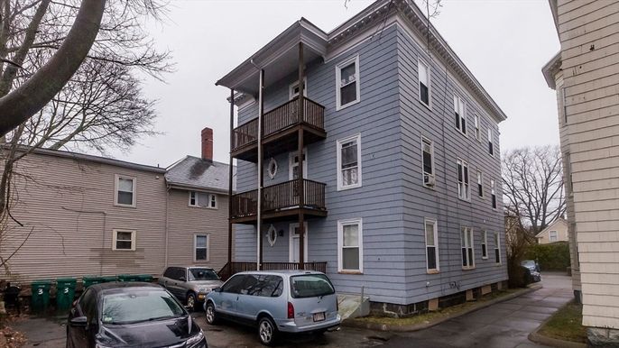 Exterior, Facade, Queen Anne Victorian