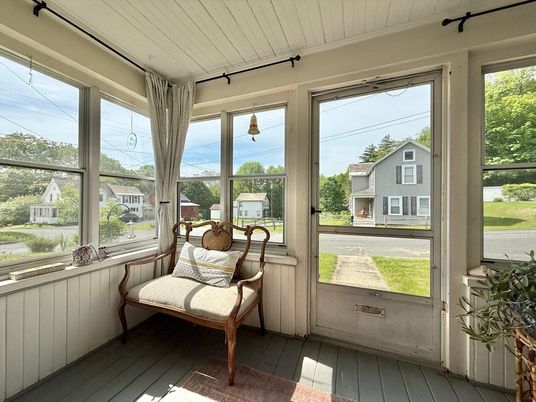 Interior, Sun Room, Water, Wood Texture Flooring