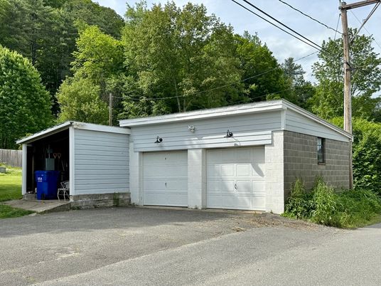 Detached Garage, Exterior