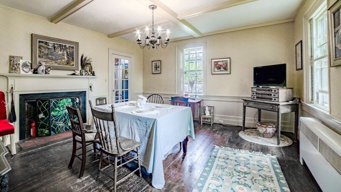Chandelier, Dining room, Fireplace, Interior, Wood Texture Flooring