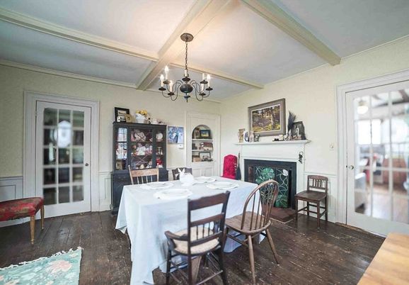 Chandelier, Dining room, Fireplace, Interior, Wood Texture Flooring