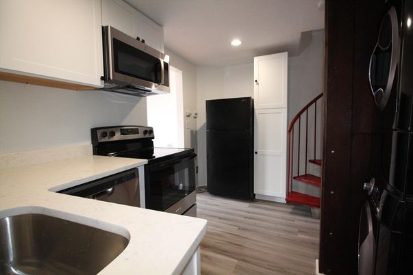 Interior, Kitchen, Recessed Lighting, Wood Texture Flooring
