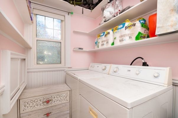 Interior, Washer, Wood Texture Flooring