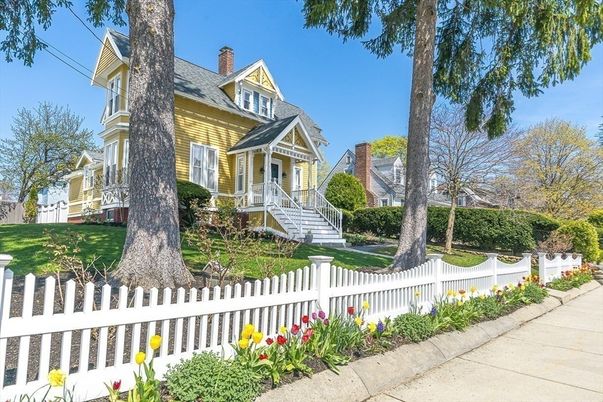 Backyard, Exterior, Facade, Cape Cod