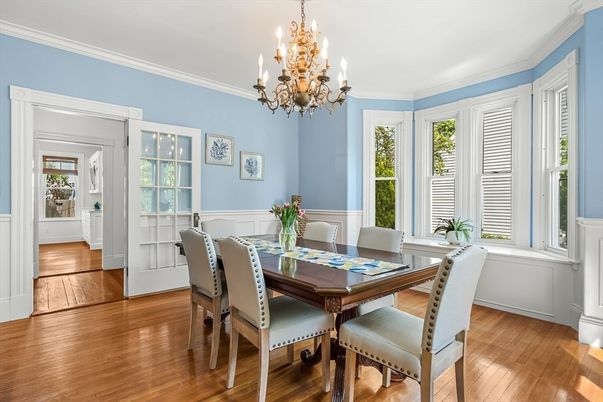 Chandelier, Dining room, Interior, Wood Texture Flooring