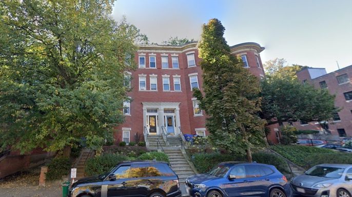 Exterior, Facade, Brick Facade, Rowhouse