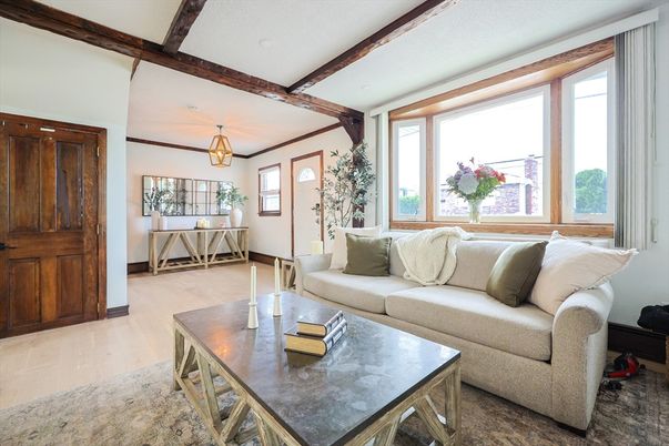 Interior, Living room, Pendant Lights, Wooden Beams, Wood Texture Flooring