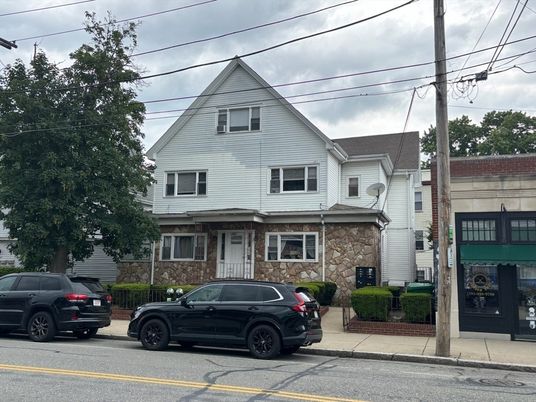 Exterior, Facade, Brick Facade, Queen Anne Victorian