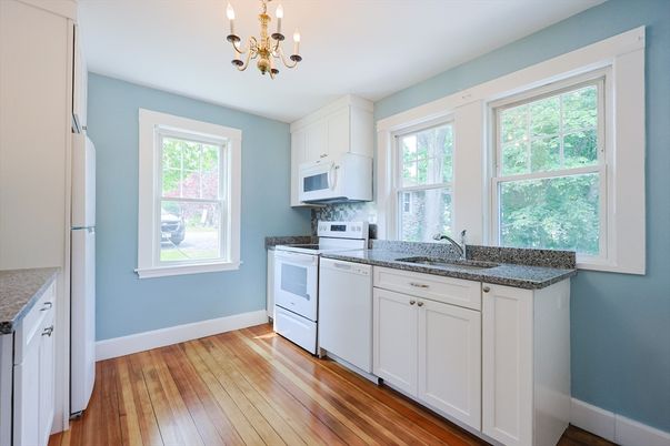 Chandelier, Interior, Kitchen, Wood Texture Flooring