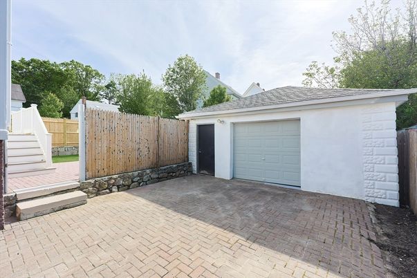 Detached Garage, Exterior