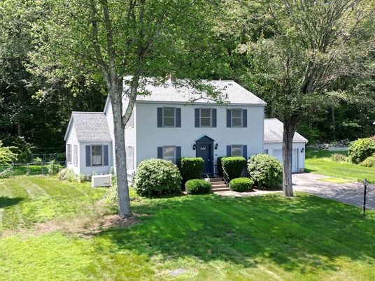 Attached, Backyard, Exterior, Facade, Georgian